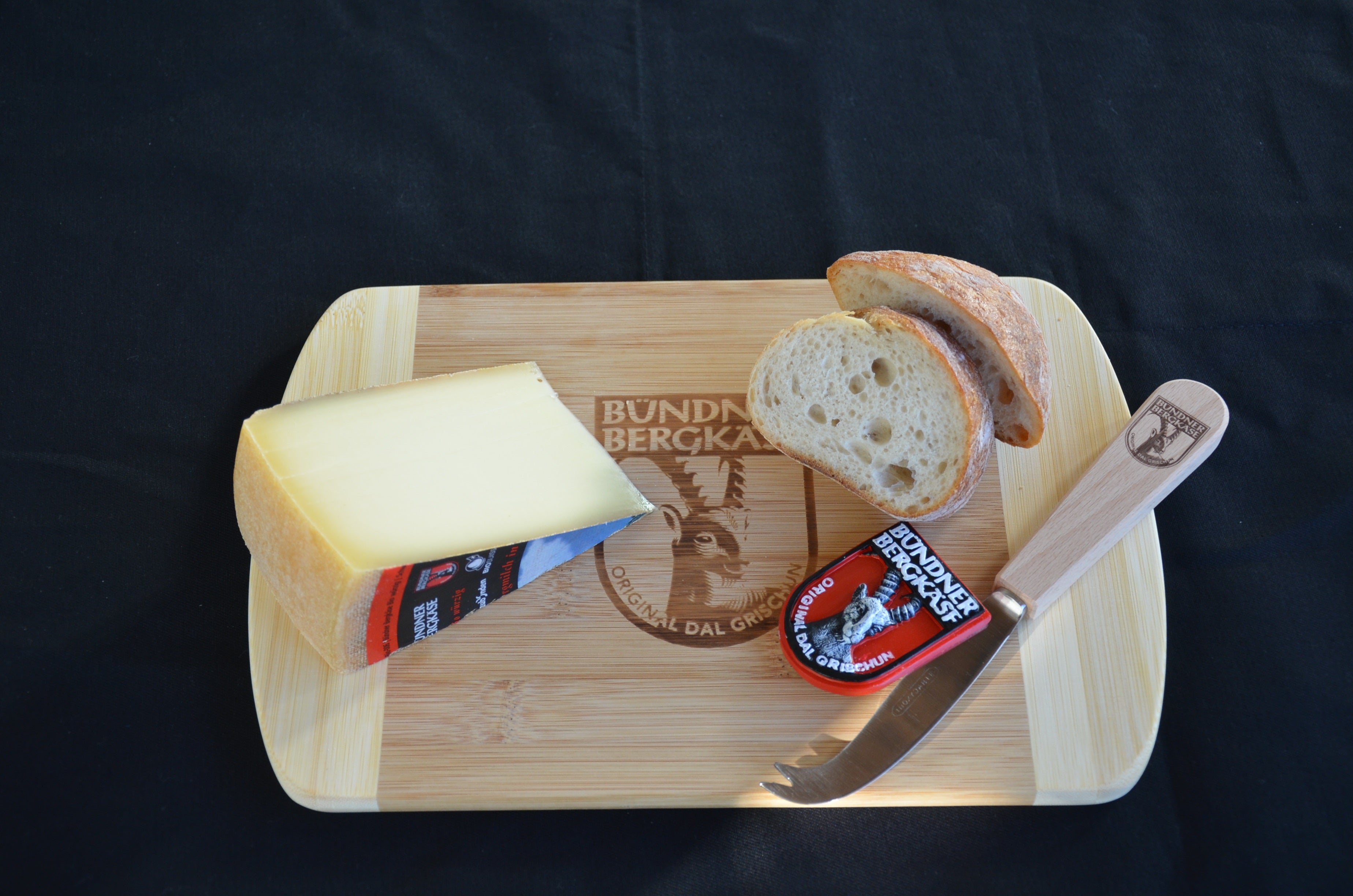 Bündner Bergkäse Bio würzig 4