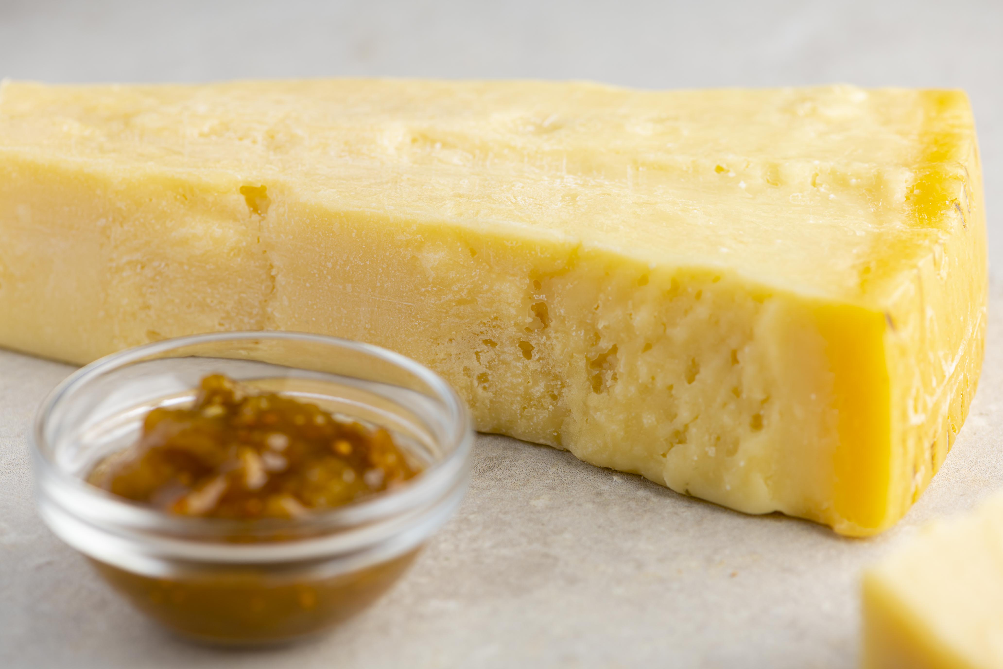 Hartkäse „GranFieno“ aus Heumilch  3