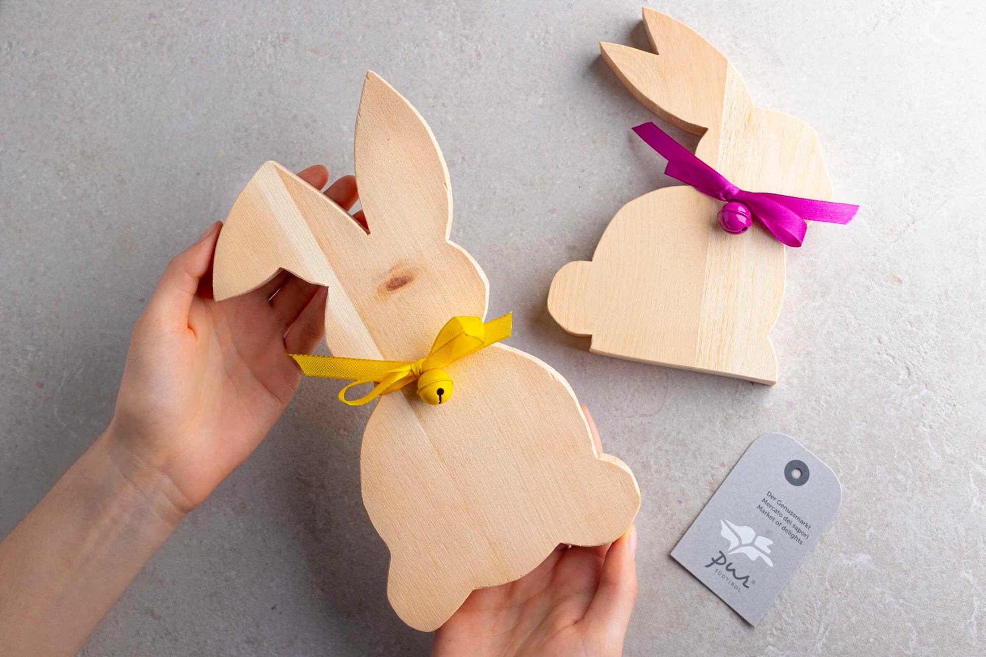 Osterhase aus Zirbenholz 2