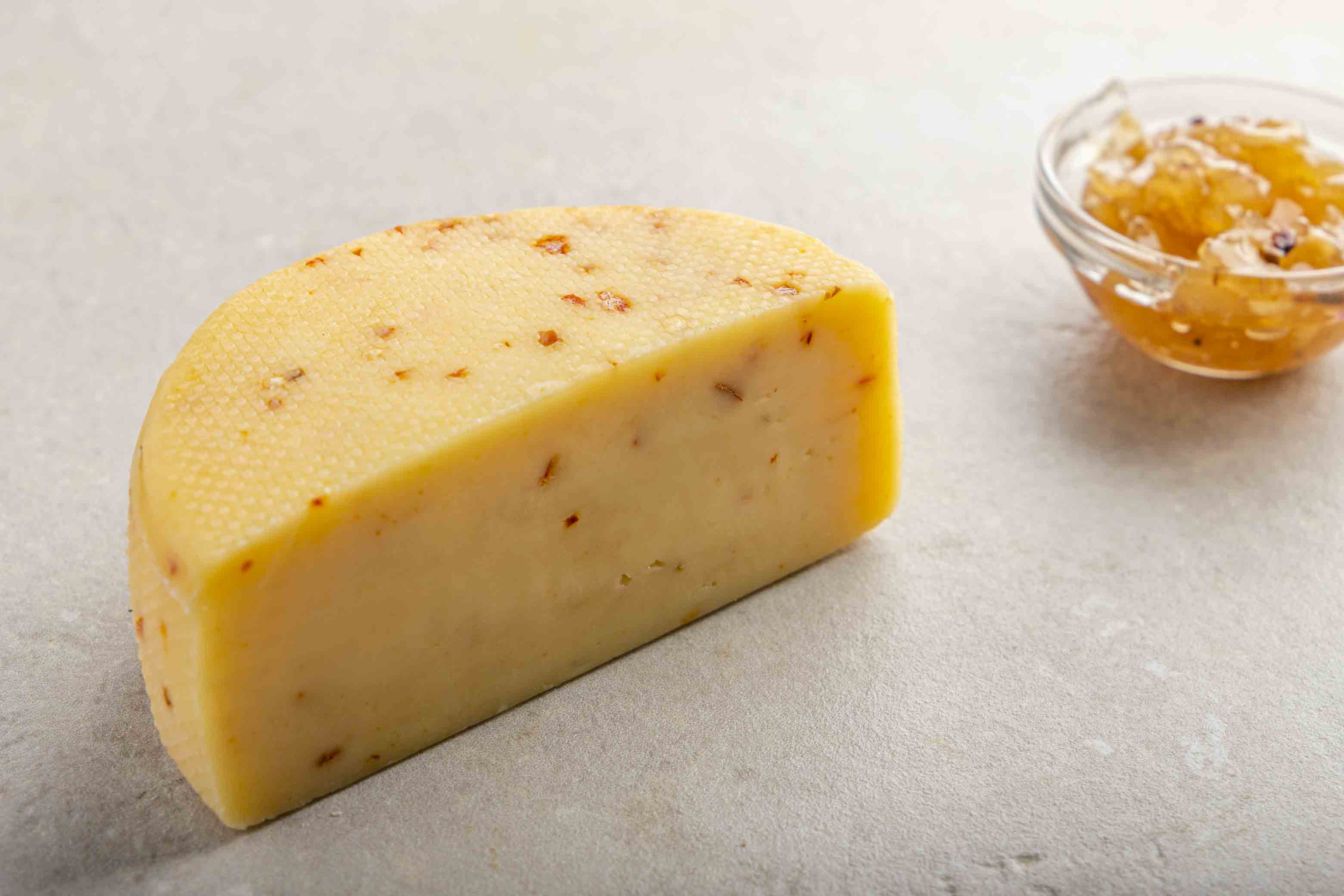 Peperoncinokäse Bio des Hauses 3